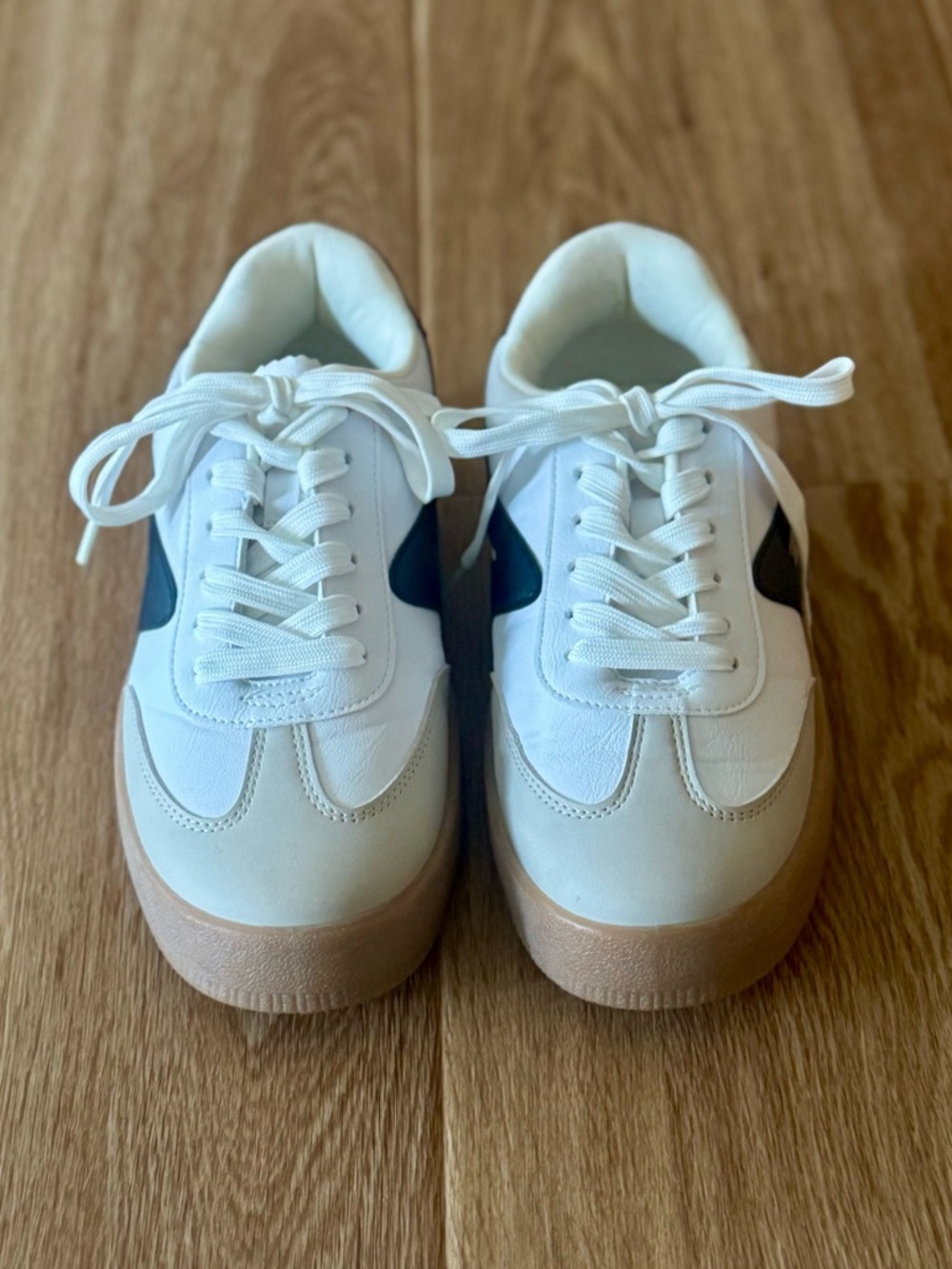 Dolce Vita Russo Retro Soccer Sneakers White Black Gum Sole Women's 7.5